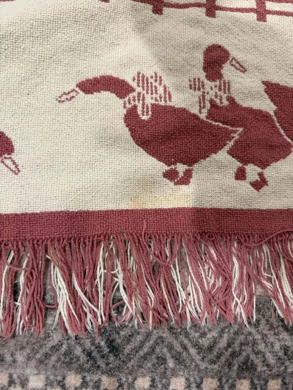 Vintage Farmhouse Goose Tapestry Woven Throw Blanket Red White Fringe